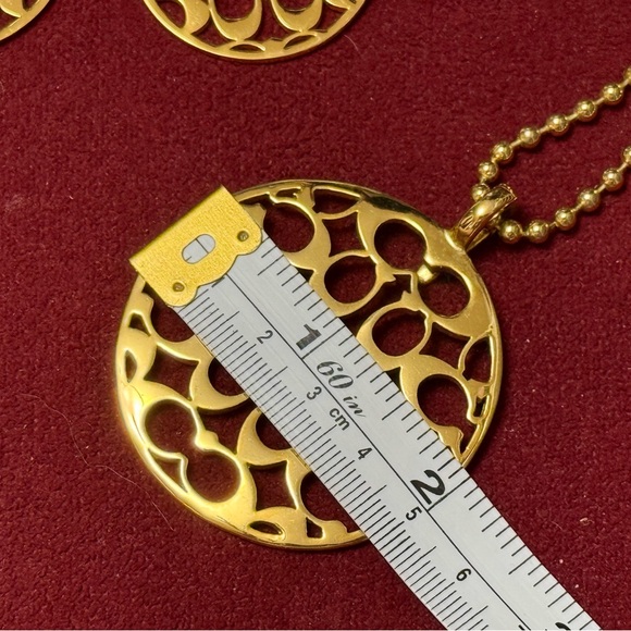 Coach Gold Circle Pendant Necklace Set - Picture 3 of 4